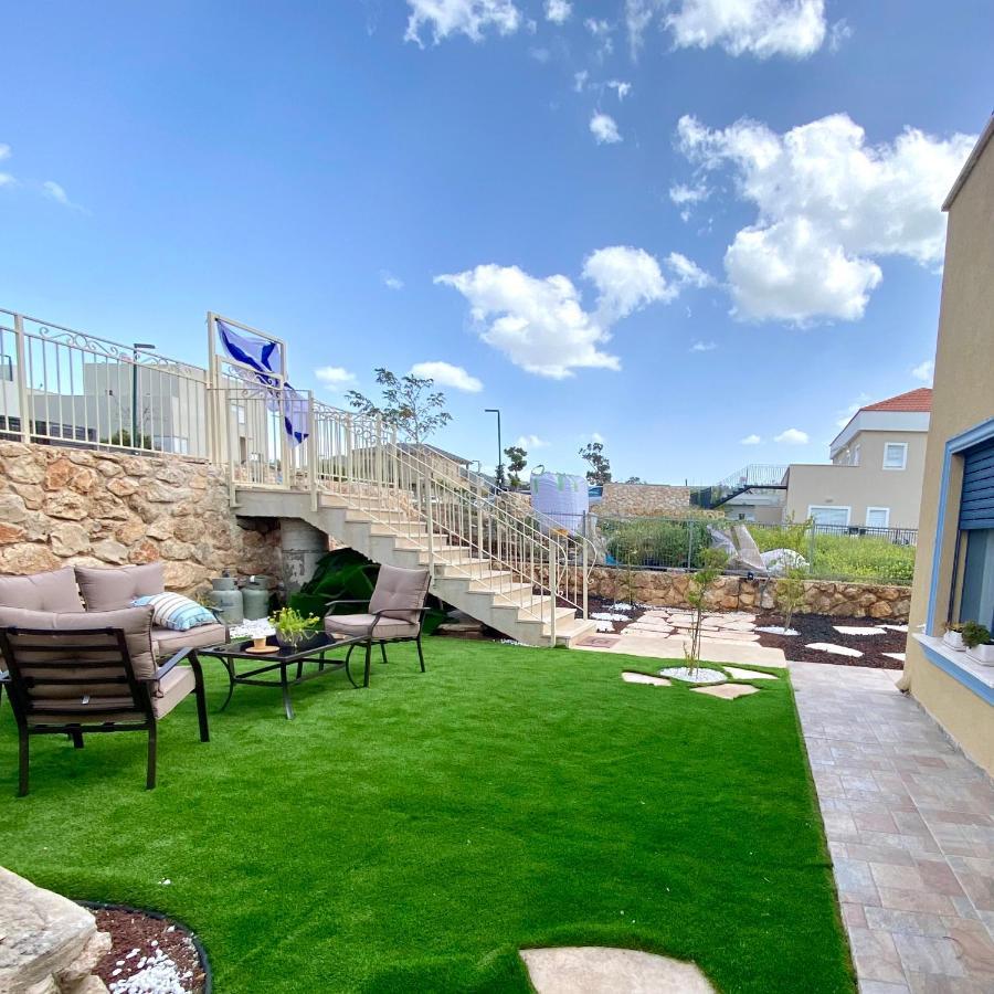 Villa יפעת הגלבוע -סוויטות אירוח ברמה אחרת Nurit Exterior foto